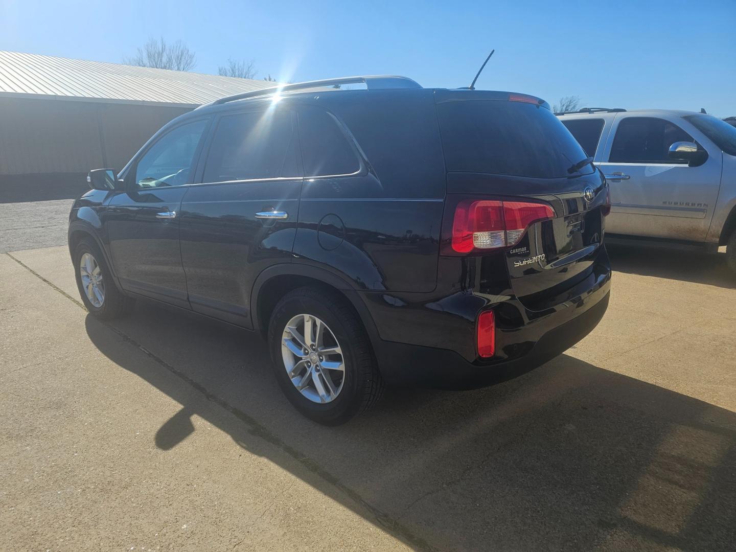 2015 BLACK Kia Sorento LX 2WD (5XYKT4A65FG) with an 2.4L L4 DOHC 16V engine, 6-Speed Automatic transmission, located at 533 S Seven Points BLVD, Seven Points, TX, 75143, (430) 255-4030, 32.313999, -96.209351 - Photo#3